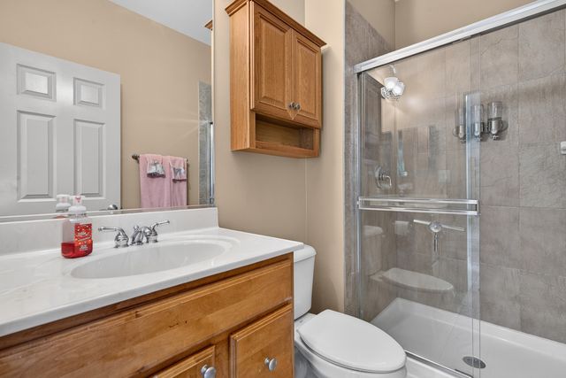401 Lilac Lane, Elk Grove Village, IL 60007