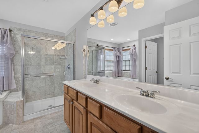 401 Lilac Lane, Elk Grove Village, IL 60007