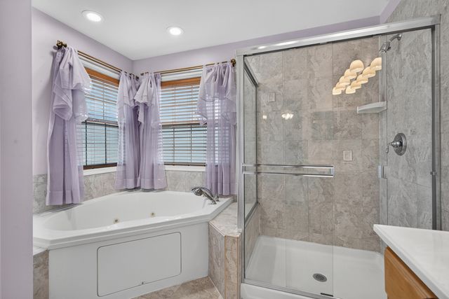 401 Lilac Lane, Elk Grove Village, IL 60007