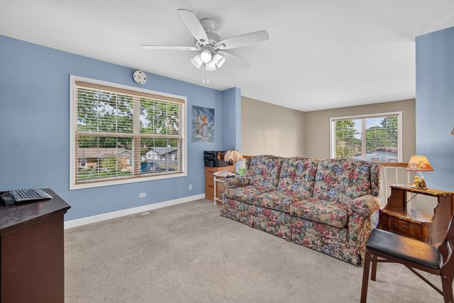 401 Lilac Lane, Elk Grove Village, IL 60007