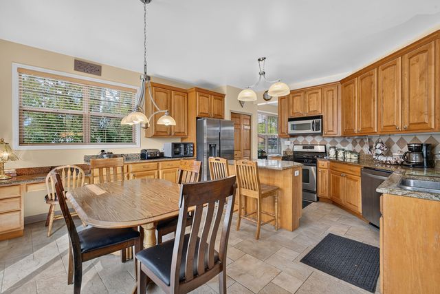 401 Lilac Lane, Elk Grove Village, IL 60007
