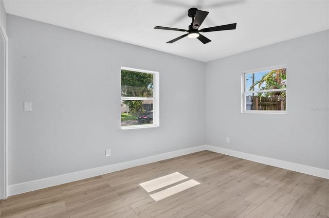 5007 STOLLS AVENUE, Tampa, FL 33615