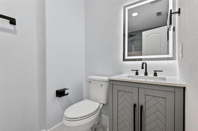 5007 STOLLS AVENUE, Tampa, FL 33615