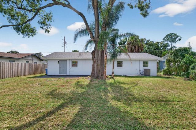 5007 STOLLS AVENUE, Tampa, FL 33615