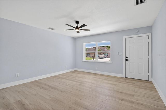 5007 STOLLS AVENUE, Tampa, FL 33615