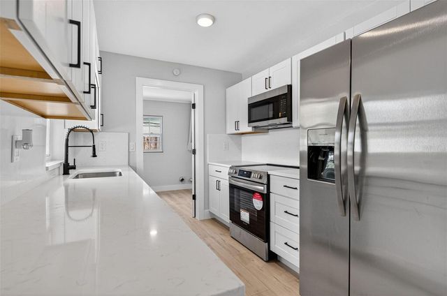 5007 STOLLS AVENUE, Tampa, FL 33615