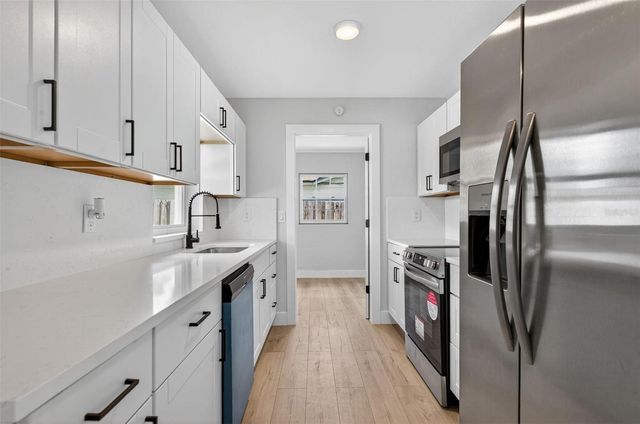 5007 STOLLS AVENUE, Tampa, FL 33615