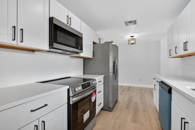 5007 STOLLS AVENUE, Tampa, FL 33615