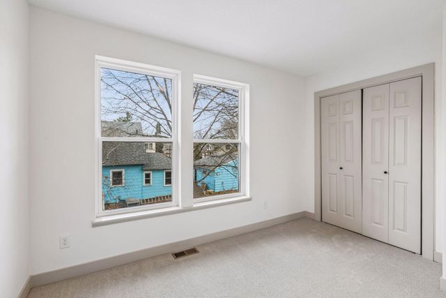 2414 Como Avenue SE, Minneapolis, MN 55414