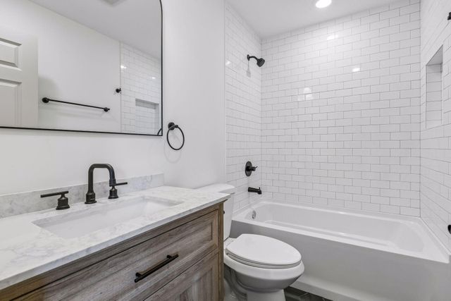 2414 Como Avenue SE, Minneapolis, MN 55414