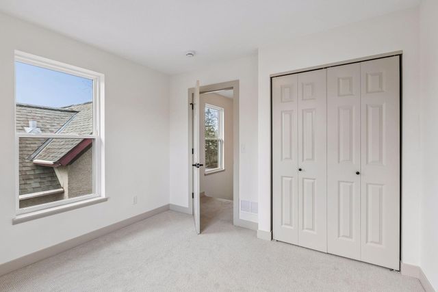 2414 Como Avenue SE, Minneapolis, MN 55414