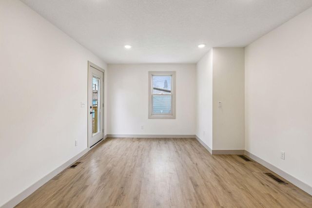 2414 Como Avenue SE, Minneapolis, MN 55414