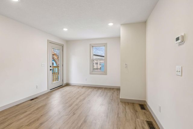 2414 Como Avenue SE, Minneapolis, MN 55414