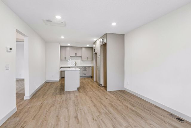 2414 Como Avenue SE, Minneapolis, MN 55414