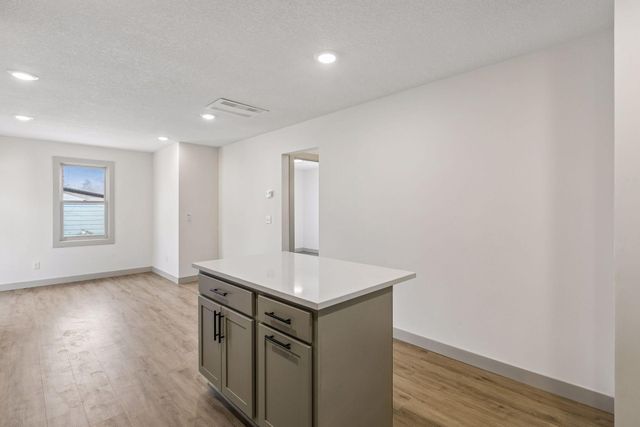 2414 Como Avenue SE, Minneapolis, MN 55414