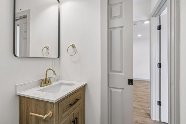 2414 Como Avenue SE, Minneapolis, MN 55414