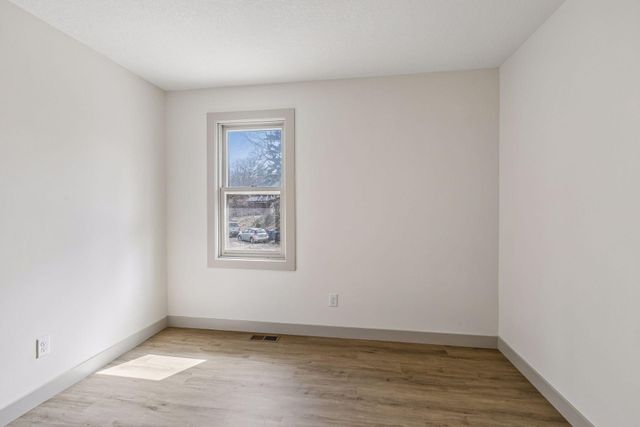 2414 Como Avenue SE, Minneapolis, MN 55414