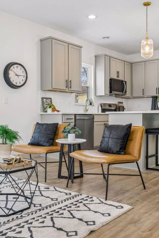 2414 Como Avenue SE, Minneapolis, MN 55414