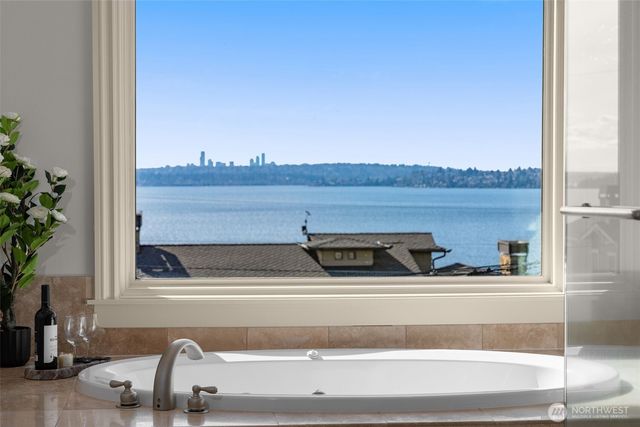 410 8th Avenue W, Kirkland, WA 98033