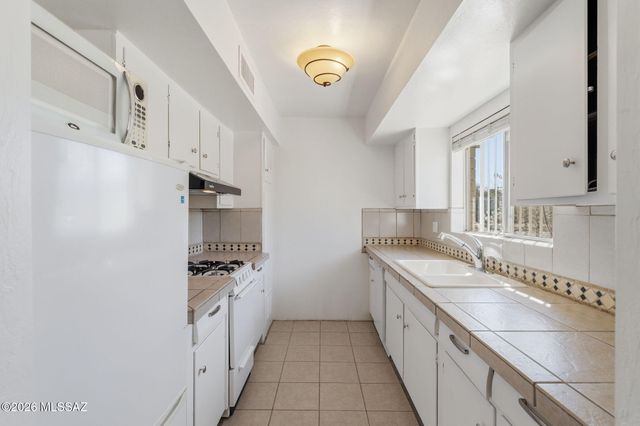 101 E University Blvd Apt 2, Tucson, AZ 85705