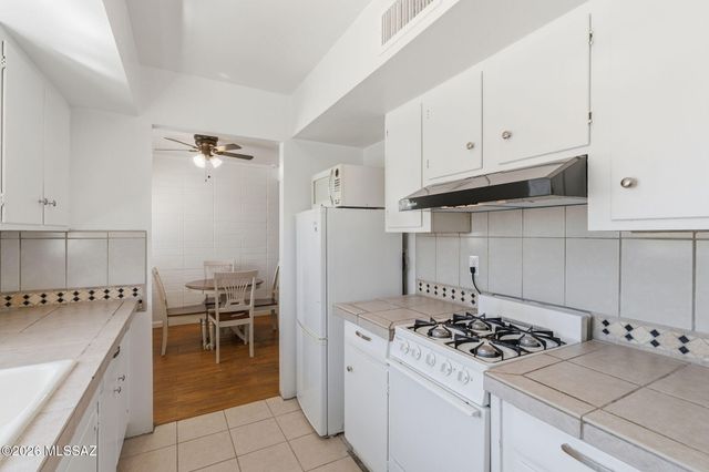 101 E University Blvd Apt 2, Tucson, AZ 85705