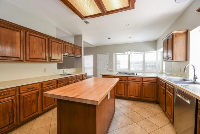 2819 Calender Lake Drive, Missouri City, TX 77459