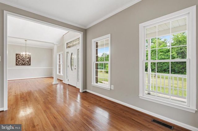 10143 HEDRICK FARM LN, Midland, VA 22728