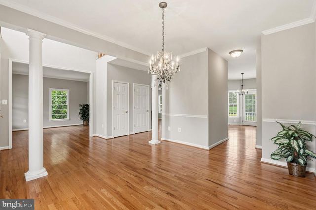 10143 HEDRICK FARM LN, Midland, VA 22728