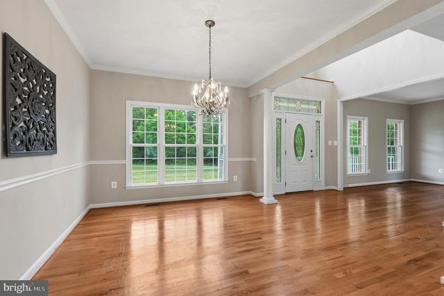 10143 HEDRICK FARM LN, Midland, VA 22728