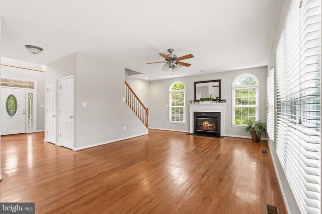 10143 HEDRICK FARM LN, Midland, VA 22728