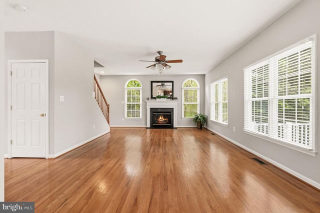 10143 HEDRICK FARM LN, Midland, VA 22728