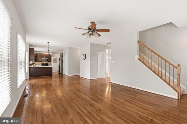 10143 HEDRICK FARM LN, Midland, VA 22728