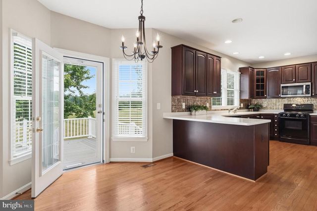 10143 HEDRICK FARM LN, Midland, VA 22728