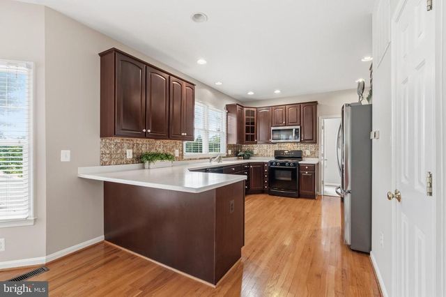 10143 HEDRICK FARM LN, Midland, VA 22728