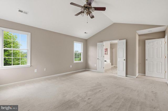 10143 HEDRICK FARM LN, Midland, VA 22728