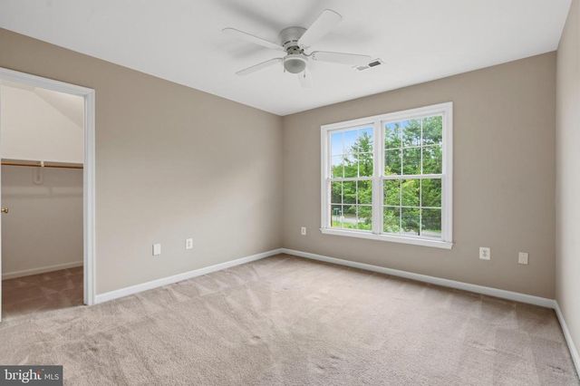 10143 HEDRICK FARM LN, Midland, VA 22728