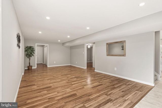 10143 HEDRICK FARM LN, Midland, VA 22728