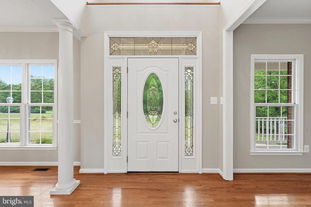 10143 HEDRICK FARM LN, Midland, VA 22728