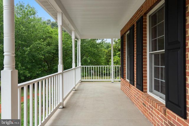 10143 HEDRICK FARM LN, Midland, VA 22728