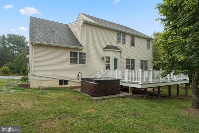 10143 HEDRICK FARM LN, Midland, VA 22728