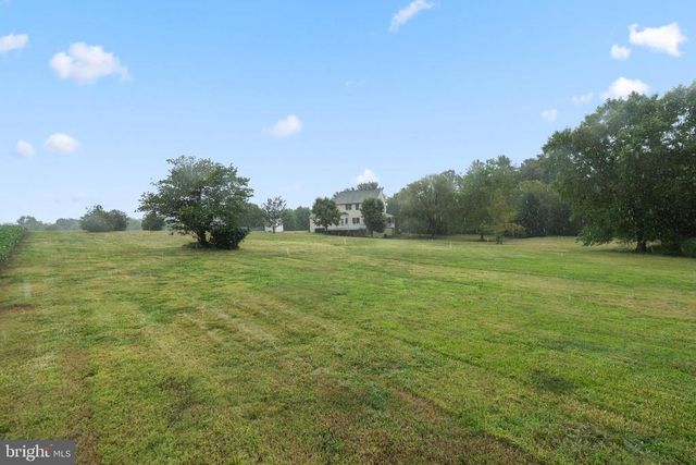 10143 HEDRICK FARM LN, Midland, VA 22728