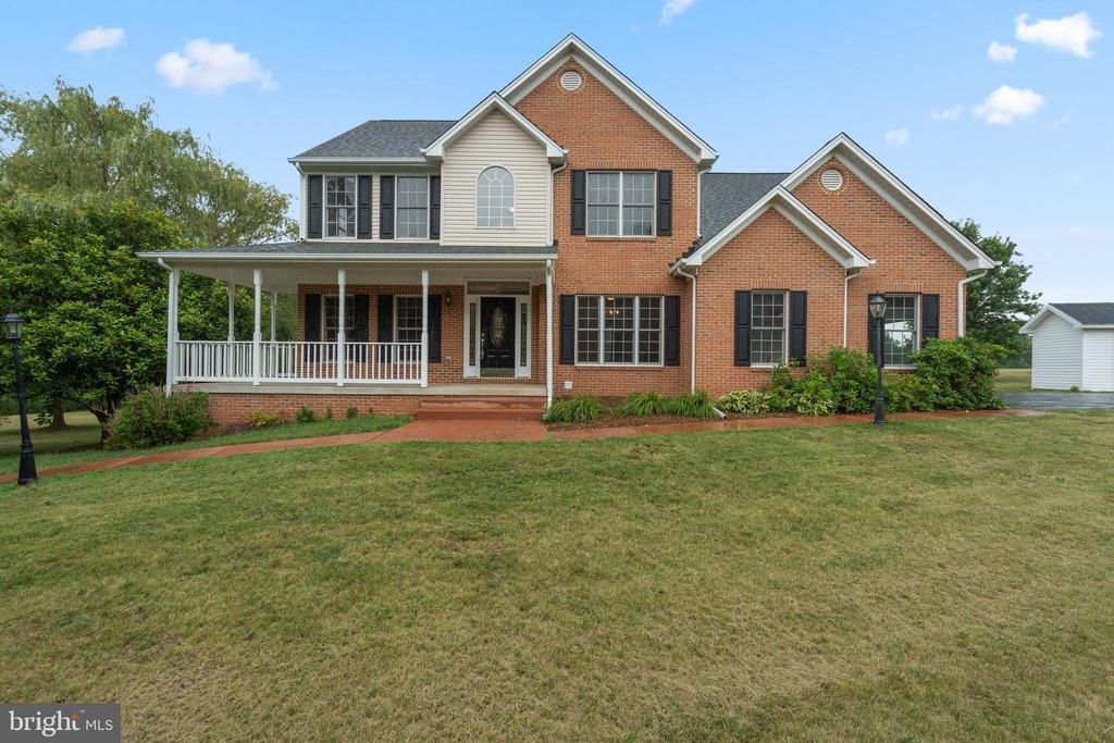 10143 HEDRICK FARM LN, Midland, VA 22728