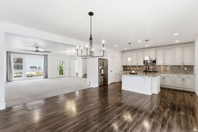 22 N 1100 W, Farmington, UT 84025