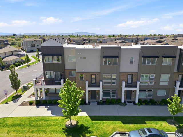 22 N 1100 W, Farmington, UT 84025
