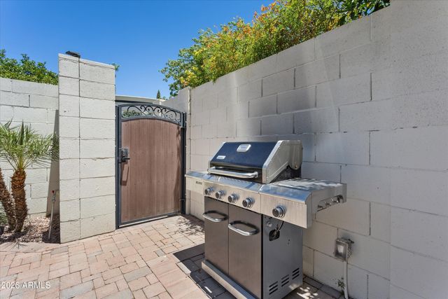 6942 E EXETER Boulevard, Scottsdale, AZ 85251