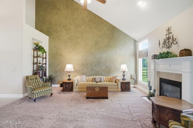 8453 Snapdragon Lane, Monclova, OH 43542
