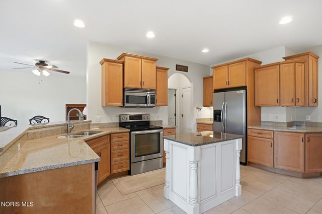 8453 Snapdragon Lane, Monclova, OH 43542