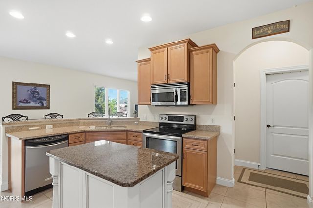 8453 Snapdragon Lane, Monclova, OH 43542