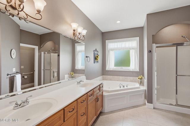 8453 Snapdragon Lane, Monclova, OH 43542
