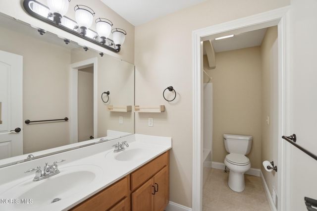8453 Snapdragon Lane, Monclova, OH 43542